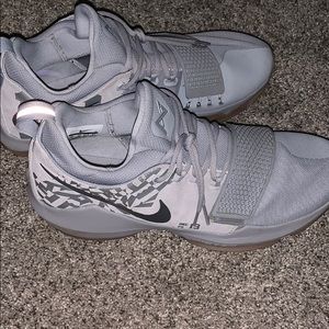 Nike basket ball shoe